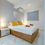 Location 2 Bedroom With Terrace *
