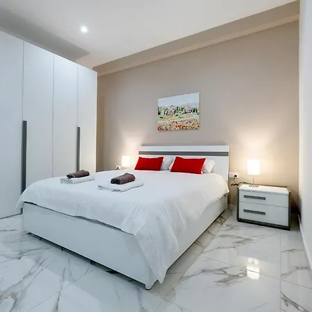 Location 2 Bedroom With Terrace * Sliema