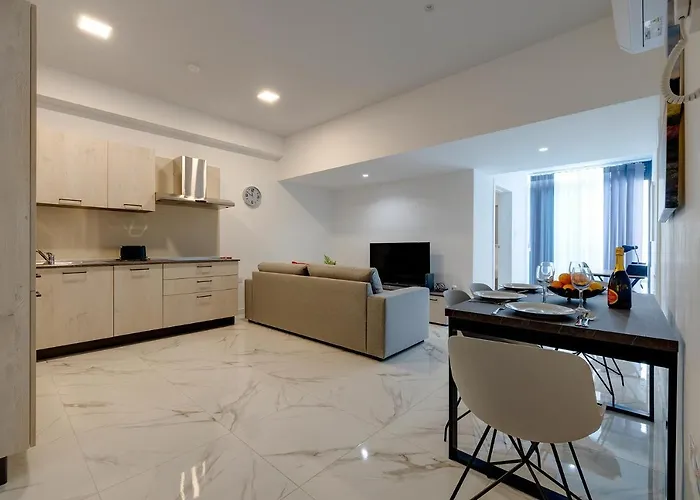 Location 2 Bedroom With Terrace アパート