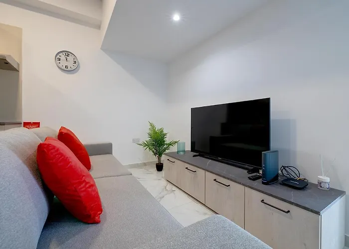 Location 2 Bedroom With Terrace アパート スリーマ