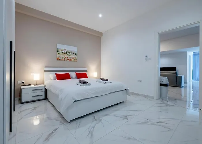 Location 2 Bedroom With Terrace アパート スリーマ