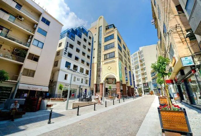 Location 2 Bedroom With Terrace * スリーマ