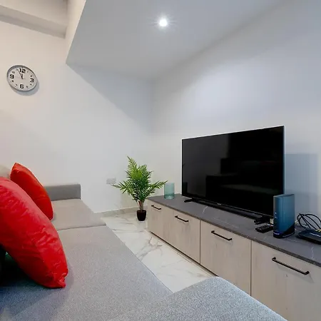 Location 2 Bedroom With Terrace Appartement Sliema