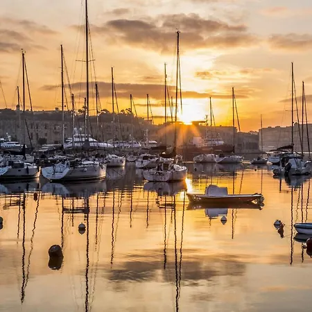 Location 2 Bedroom With Terrace Appartement